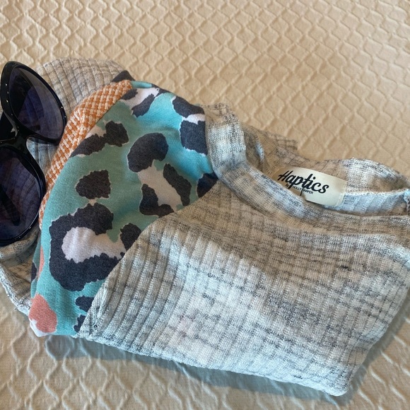 Haptics short sleeve color block/cheetah print top. Gray/orange/teal. M/L .NWT - Picture 11 of 15